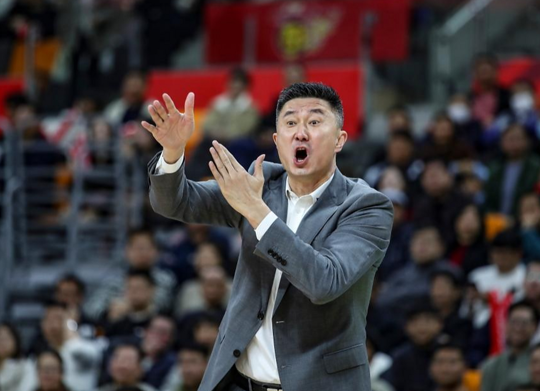 关于窗口期突围战来临；广东宏远围绕全明星赛门线救险；悬念犹存；赛程密集仍需轮换的信息